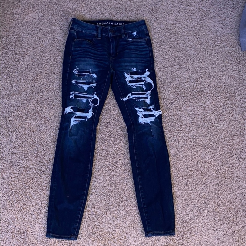 Distressed skinny jeans